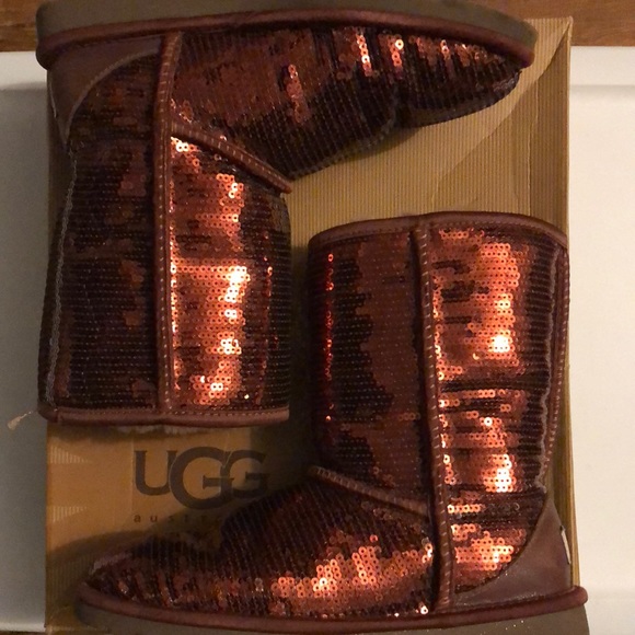 UGG classic short sequence - Picture 1 of 11